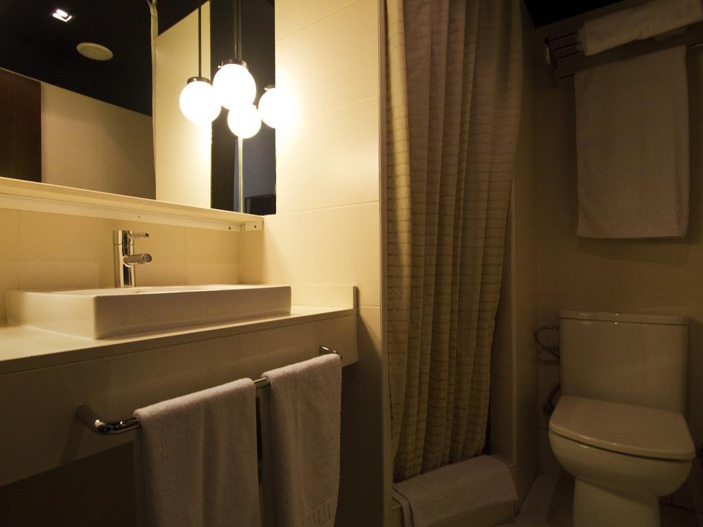 Hostal Badaloni Бадалона Номер фото